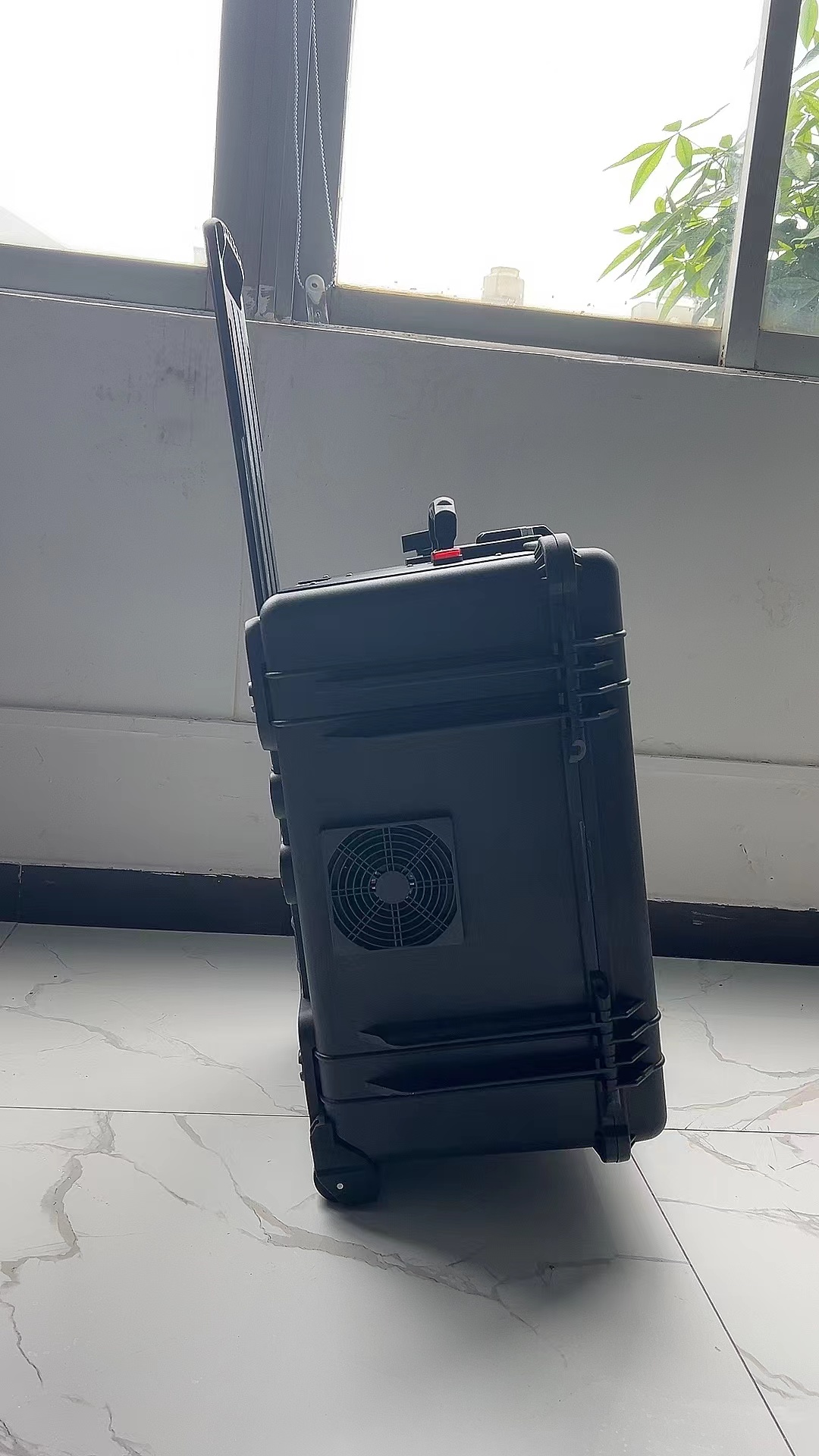 顺河回族手拉箱型移动通信干扰器